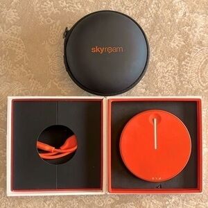 Skyroam Solis X Global WiFi Smartspot Mobile Hotspot & Power Bank Remote Camera